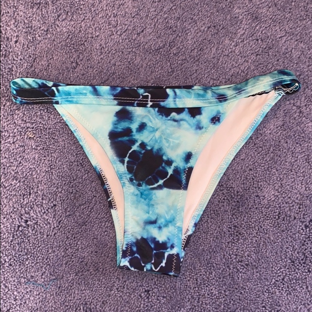 Tye dye blue bottoms!